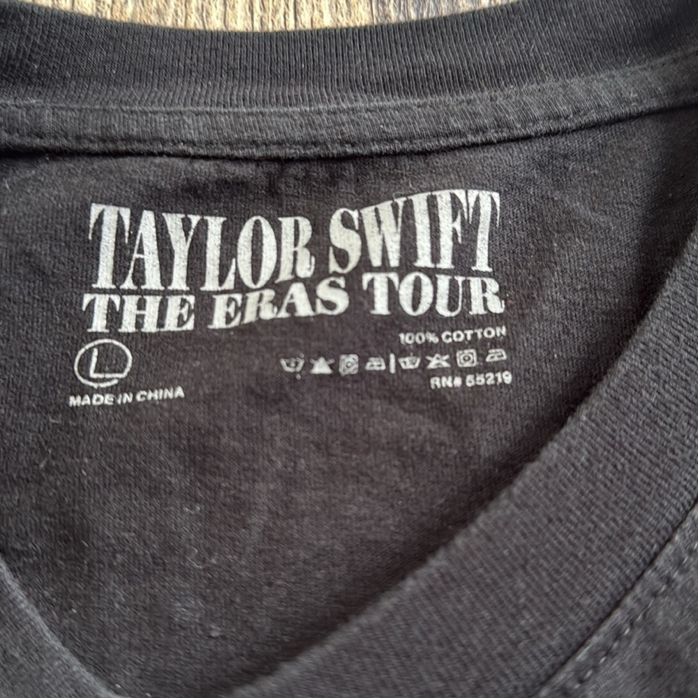 Taylor Swift Eras Tour Concert Black T-shirt Size Large - Picture 9 of 9